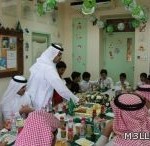 مكة المكرمة.. معلم يكتشف صوراً وعبارات عقائدية مخالفة بأيدي طلابه في احتفالات مدرسته باليوم الوطني (صور)