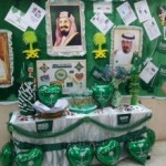 (1200) طالب يستقبلون ضيوف الرحمن بشعار (كلنا نحبكم ونحن في خدمتكم)