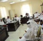 وكيلة مدرسة تُعاقب طالبات مخالفات بـطَلِي عباءاتهن بـ «دهان».. و«تعليم محايل»: لم تردنا شكوى