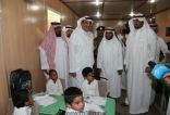أمير جازان يتفقد مدرسة وعلان الابتدائية بعد تعرضها للسيول