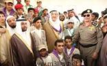 كشافة الثانوية الثالثة تهدي أمير منطقة جازان المنديل الكشفي