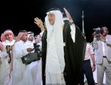 بالفيديو والصور.. خالد الفيصل وتركي بن عبدالله يؤديان العرضة في احتفال “التربية” باليوم الوطني