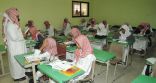 معلمون يلجؤون لتصوير الكتب الدراسية إلى حين وصول المقررات
