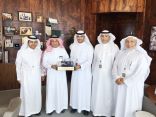 تقنية الأحساء تكرم “العثمان ” الراعي الرسمي لحفل التخرج الواحد والعشرون