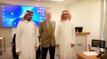 عبدالعزيز بن طامي عسيري يحصل على التكريم من معالي محافظ هيئة تقويم التعليم العام