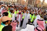 وزير التعليم يشارك رسل السلام خدمتهم لزوار المسجد النبوي بالمدينة المنورة