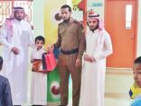 طالب بالصف اﻷول الابتدائي يتكفل بإفطار زملاءه المحتاجين طوال العام