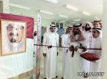 مدير إدارة الإعلام التربوي يفتتح المعرض الفني الأول لمعلم صفوف أولية بالخبر.