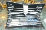 طالبة في الثانوية تبتكر محفظة نقود خاصة بالمكفوفين
