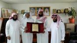 مكتب التعليم بخميس مشيط يُكرم اليامي