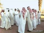سائقو مؤسسة أهلية لحافلات مدارس الخفجي يتوقفون عن العمل اعتراضاً على «خصم الإجازات»