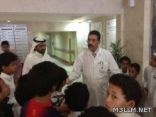 مدرسة زيد  بن حارثة تعود المرضى  بمستشفى التأهيل الطبي