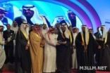 مدير إبتدائية شمس الجزيرة الأهلية يحصل على جائزة التميز على مستوى المملكة