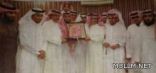 معلمو ابتدائية المعتصم بالله يكرمون العصيمي