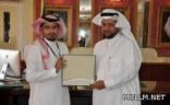 تعليم رجال ألمع يكرم الزميل الغالبي