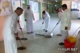 طلاب المدرسة السعودية يطلقون حملة ( مدرستنا نظيفة )