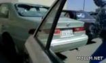 بالفيديو.. طلاب يعتدون على سيارة وكيل مدرسة منعهم من الدخول بالبرمودا