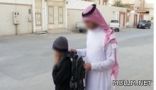 مدرسة بالبدائع ترفض إيصال طفل لمنزله عبر الحافلة بسبب عدم دفع الرسوم !!