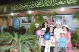 جامعة الإمام تهدي ورداً لزوار «ربيع الرياض»