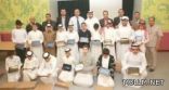 مدير مدرسة يشتري لطلابه ذوي الدخل المحدود أجهزة ذكية على حسابه الخاص