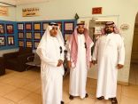 مدير مكتب الصفا في زيارة صباحية لمتوسطة صهيب بن سنان