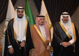 أمير الرياض يشارك مدير عام  تعليم الرياض فرحته بزفاف ابنه