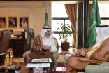 أمير تبوك يتسلم التقرير الإحصائي للتعليم بالمنطقة