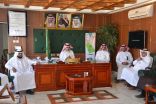 مدير تعليم النماص يستقبل الطلاب أعضاء مجلس الحوار الطلابي وأولياء أمورهم‎