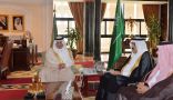 أمير منطقة تبوك يلتقي مدير التعليم ويؤكد على جاهزية المدارس لبدء العام الدراسي الجديد ويشدد على متابعة المشروعات التعليمية