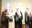 محافظ صبيا يكرم المعلمين المتقاعدين وأبناء المعلمين المتوفين بتعليم صبيا
