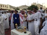 أكثر من 300 دارس يشاركون بماراثون المشي ” اختراق الضاحية ” بتعليم مكة