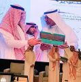 وزير التعليم يُكرم تعليم مكة لتحقيقها درع التميز على مستوى المملكة في برنامج تواصل وخدمة المستفيدين