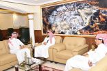 الدكتور آل مفرح يلتقي مدير تعليم مكة، ويزور عدداً من الإدارات التعليمية ومدارس تعليم الكبار