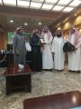مدير تعليم الدوادمي يكرم الطالب المدرب