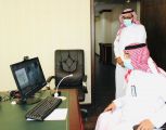 مدير تعليم تبوك .. يشارك أبناءه الطلاب من خلال منصة مدرستي