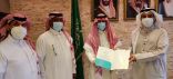 مدير مكتب وسط جدة يكرم عددا من معلمي الصفوف الأولية 