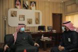 رئيس جامعة الجوف .. يزور كلية طب الأسنان في سكاكا ويشيد بمركز العيادات