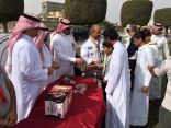 طلاب ذوي الاعاقة بمدرسة سعد بن عبادة المتوسطة في رحلة ترفيهية بكورنيش القطيف