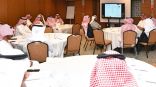 وزارة التعليم تناقش توظيف التجهيزات المدرسية لتنفيذ النشاطات العلمية