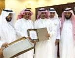 “الثقفي” يكرم ابتدائية الرياض بشرق مكة وأحد طلابها المشاركين في مسابقة القرآن الكريم وعلومه