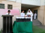 طلاب متوسطة الحسن بن علي بجدة يكرمون قائدهم المدرسي والوكلاء والمعلمين