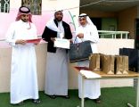 مكتب تعليم شمال جدة يشكر متوسطة الحسن بن علي .. و”الغامدي” يكرم المشاركين بمعرض “وطن بأنامل مبدعة”