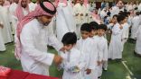 ابتدائية الخيف في جدة تستقبل طلابها بالهدايا والورود