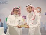 ” رام عسير ” تكرم ” الاحمري ” لجهوده الإعلامية في المعرض
