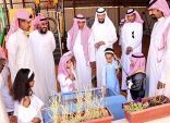 الطريقي يطلع على برامج والبيئة التعليمية بالروضة الثامنة