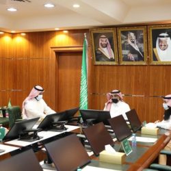 وزارة التعليم .. تحث جميع منسوبيها وطلبة المرحلتين المتوسطة والثانوية للحصول على جرعتين من لقاح كورونا